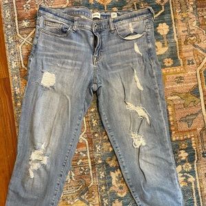Distressed Sneak peak crop jeans size 29